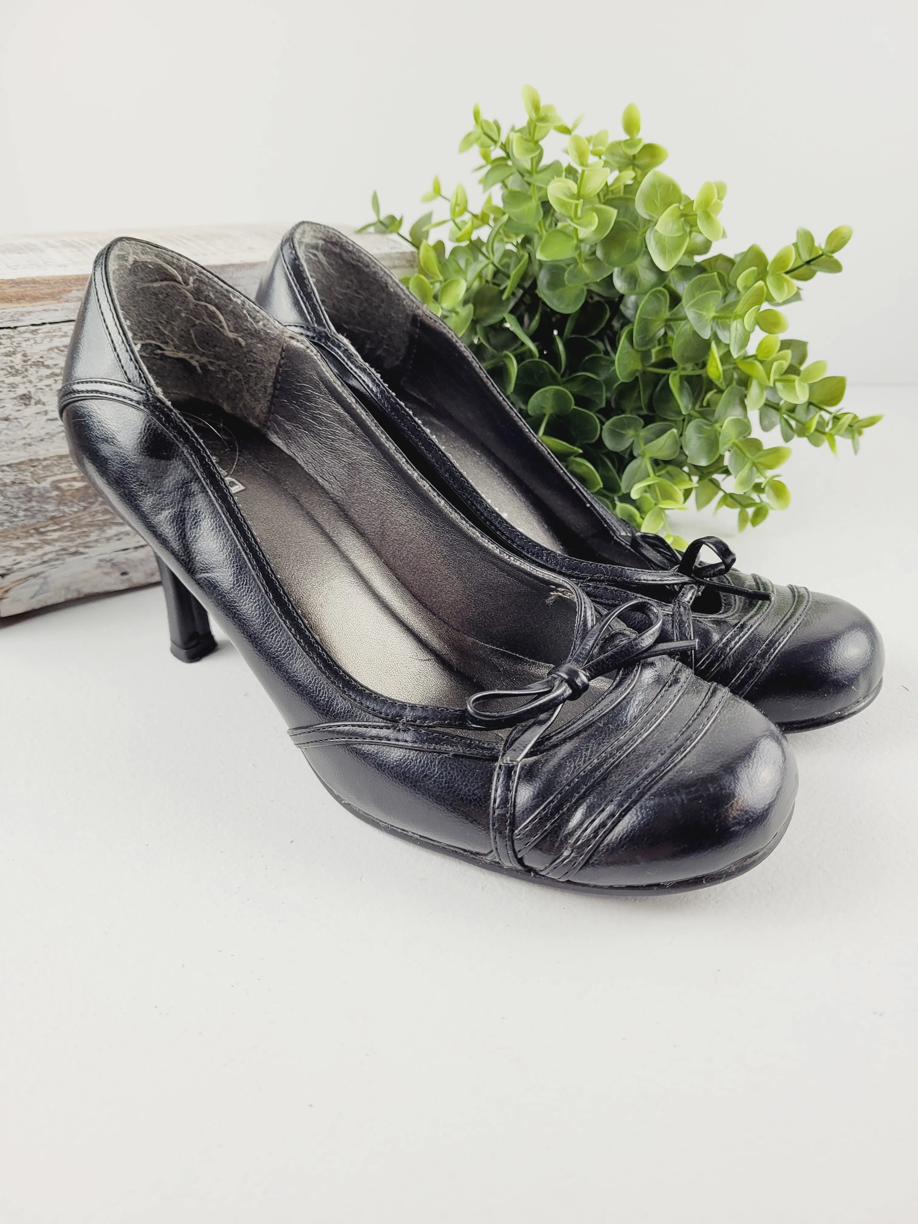 SPRING BLACK BOW HEELS LADIES SIZE 37 PRE-LOVED